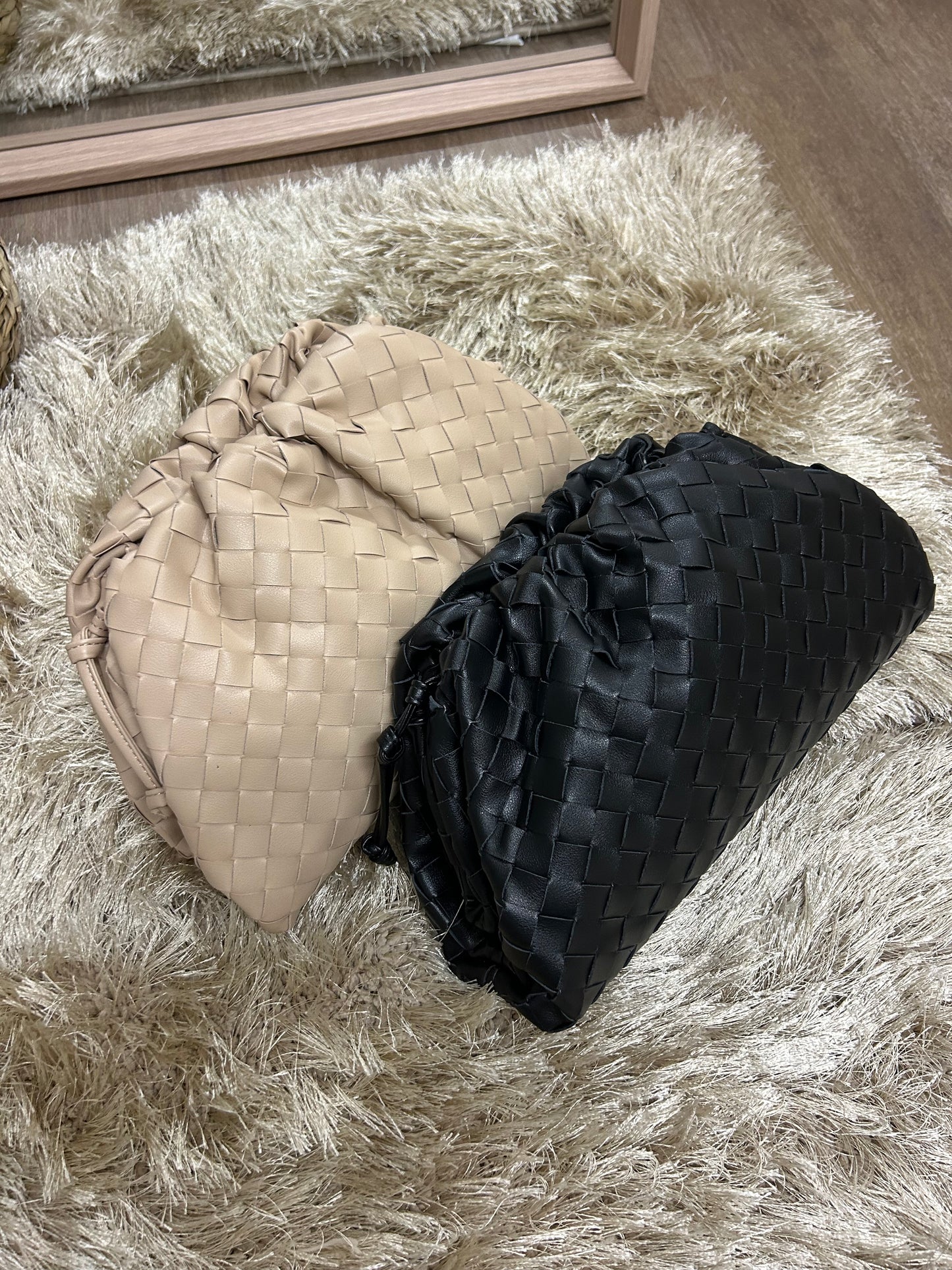 Pouch aria