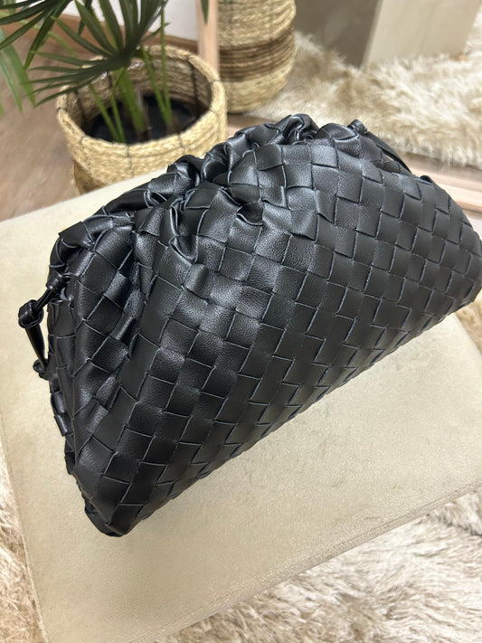 Pouch aria